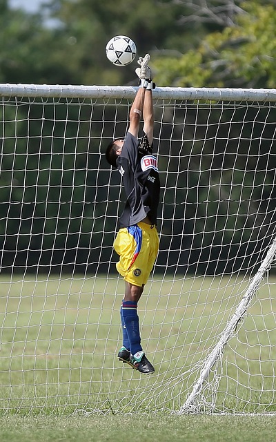 红黑军团必 红黑军团必